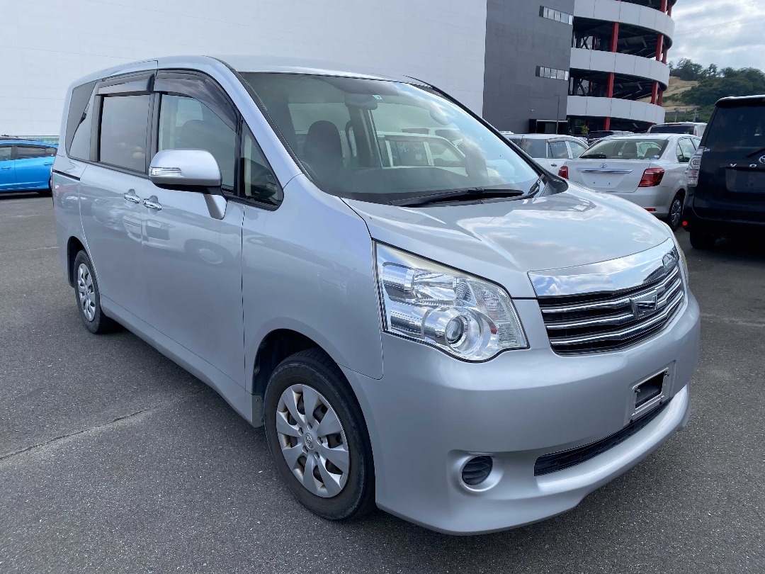 Toyota Noah - Spacious 7-Seater MPV for Rent in Malawi